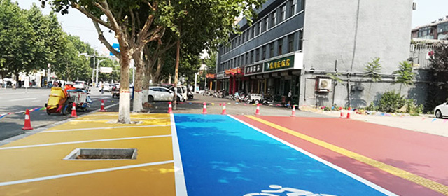 河北正定舊城區(qū)彩色路面施工改造，舊城變新城