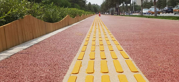 聚合物現(xiàn)澆盲道